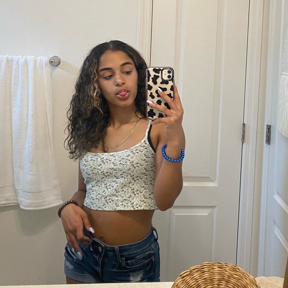 Meet your Posher, Brianna - Picture 1 of 1